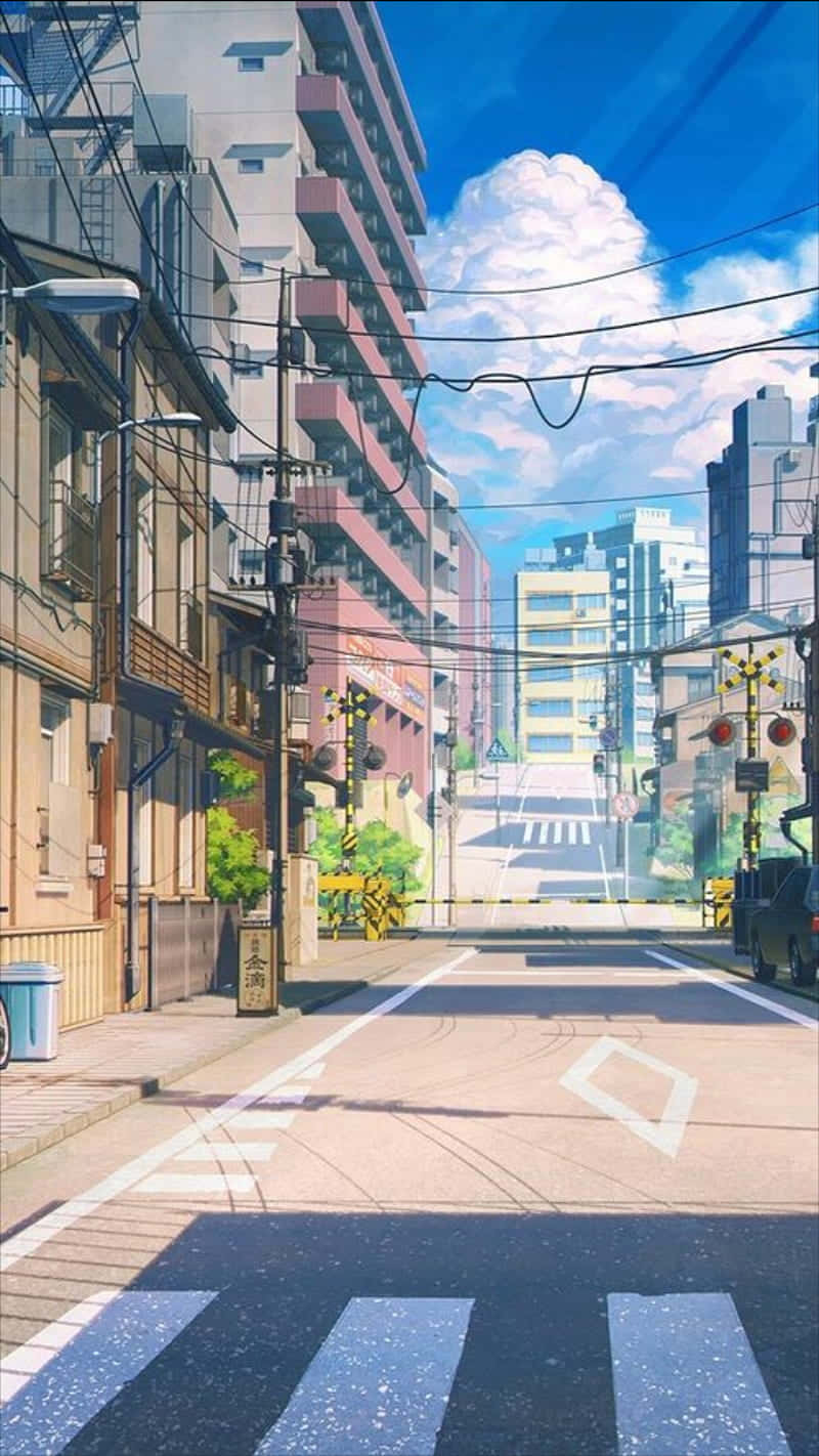  壁紙 — 明亮的動漫風格街景，高樓大廈、架空電線，以及晴朗藍天配上 fluffy 雲朵。