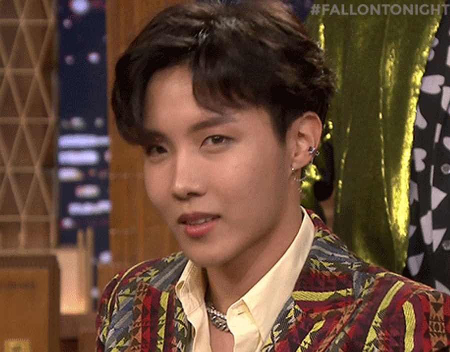 BTS成員JHope身穿休閒服散發迷人魅力 壁紙