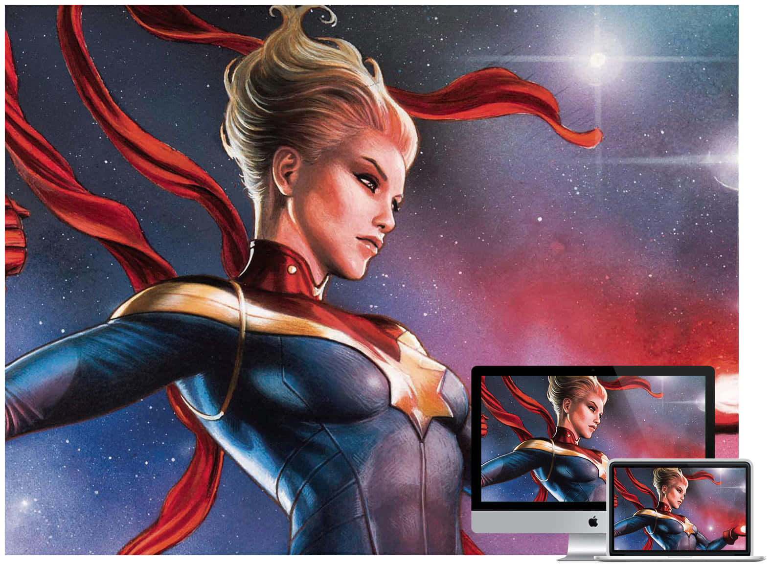 Captain Marvel Comic 桌布 壁紙 — Captain Marvel 英雄地站在星光燦爛的宇宙背景下，紅色斗篷飄揚，倒映在下面的兩個電腦屏幕上。