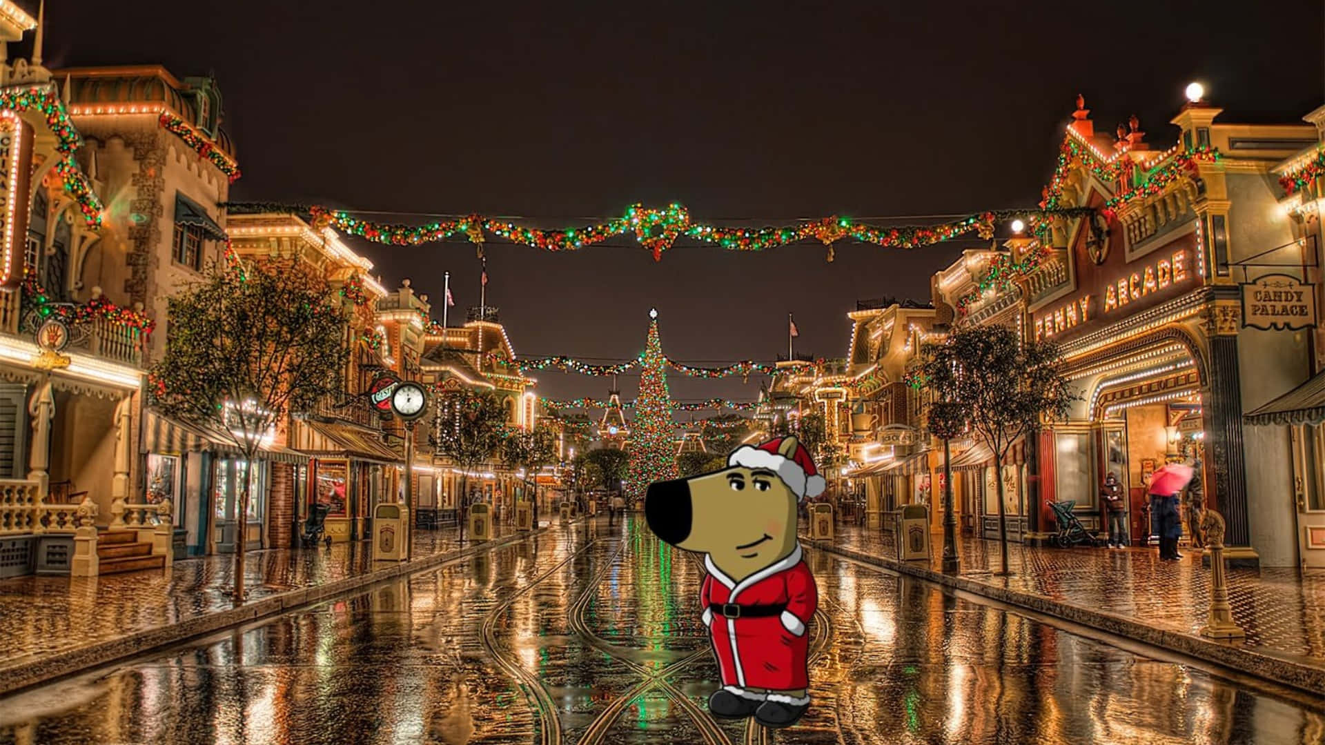  壁紙 — 一隻穿著聖誕老人服裝的卡通狗站在雨濕的節日街道上，夜晚被閃爍的聖誕燈光和裝飾建築包圍。