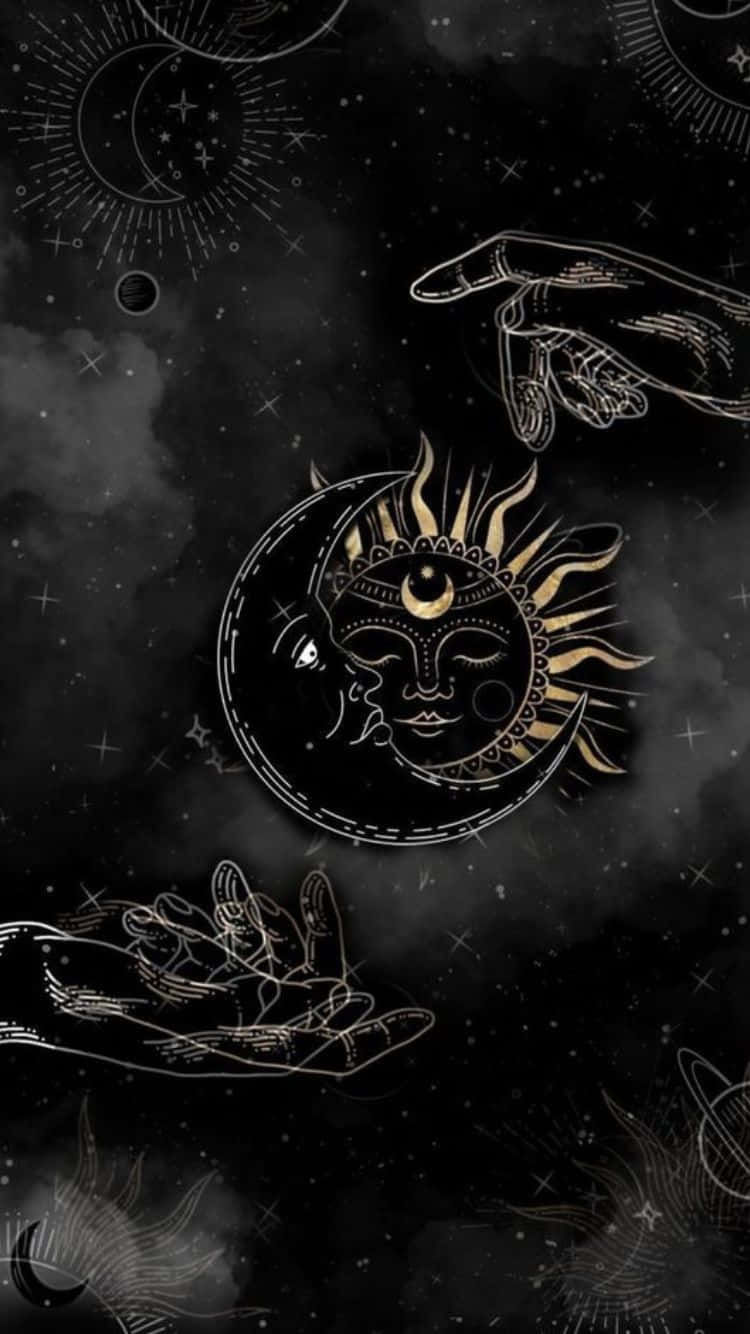  壁紙 — 天界之手在星光璀璨的宇宙背景下，懷抱著一個太陽月亮混合的臉龐，並帶有金色點綴。