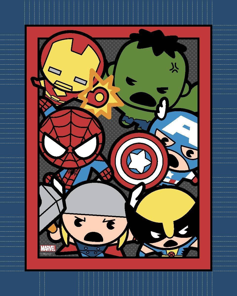 Cute Marvel 桌布 壁紙 — Chibi Marvel 超級英雄如鋼鐵人、浩克和蜘蛛人被塞在一個紅色框架內，背景是藍色條紋。