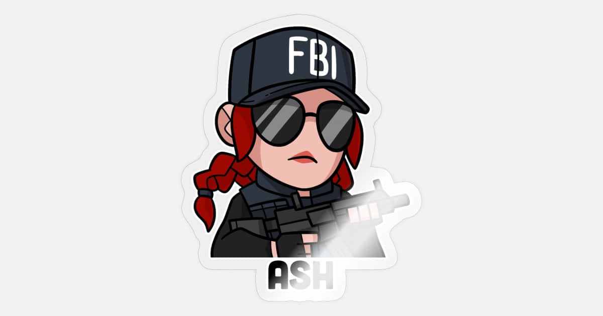 Rainbow Six Siege Ash 桌布 壁紙 — Chibi風格卡通女孩，紅色雙馬尾，戴FBI帽和太陽眼鏡，手持步槍，下方有「ASH」標籤。