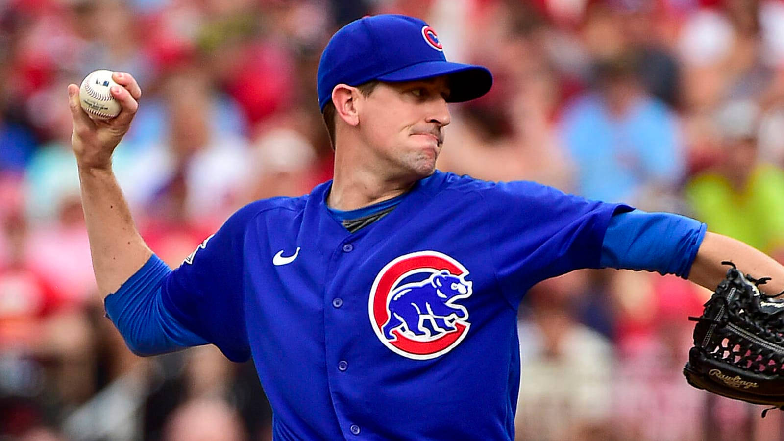 芝加哥小熊隊棒球投手在日間比賽中投球。 — MLB 壁紙