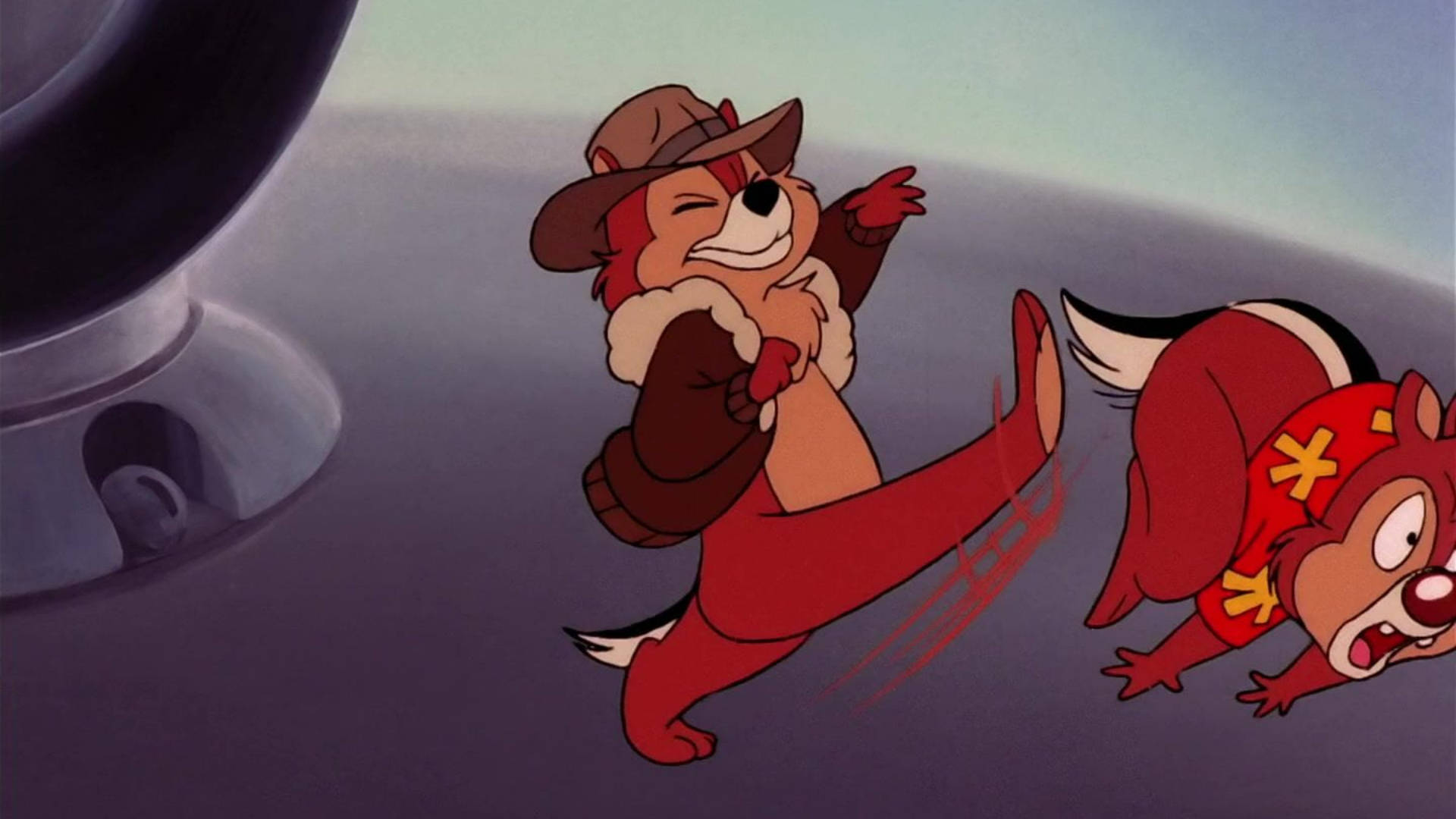 chipmunk 桌布 壁紙 — Chip 和 Dale 在經典迪士尼動畫中空中追逐，表情歡樂，動態線條。