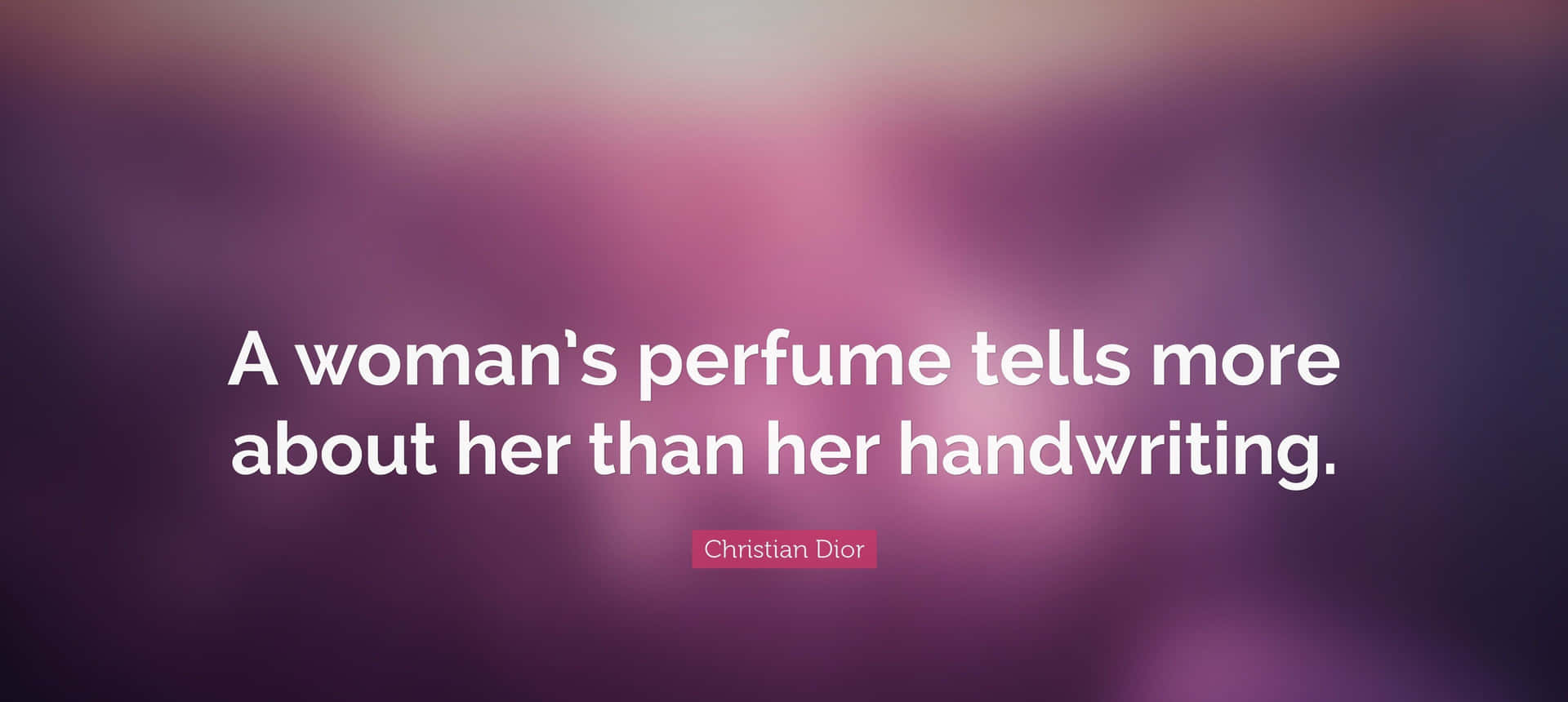 Dior 動態 桌布 壁紙 — Christian Dior 的名言，背景為柔和紫色漸變，白色文字。