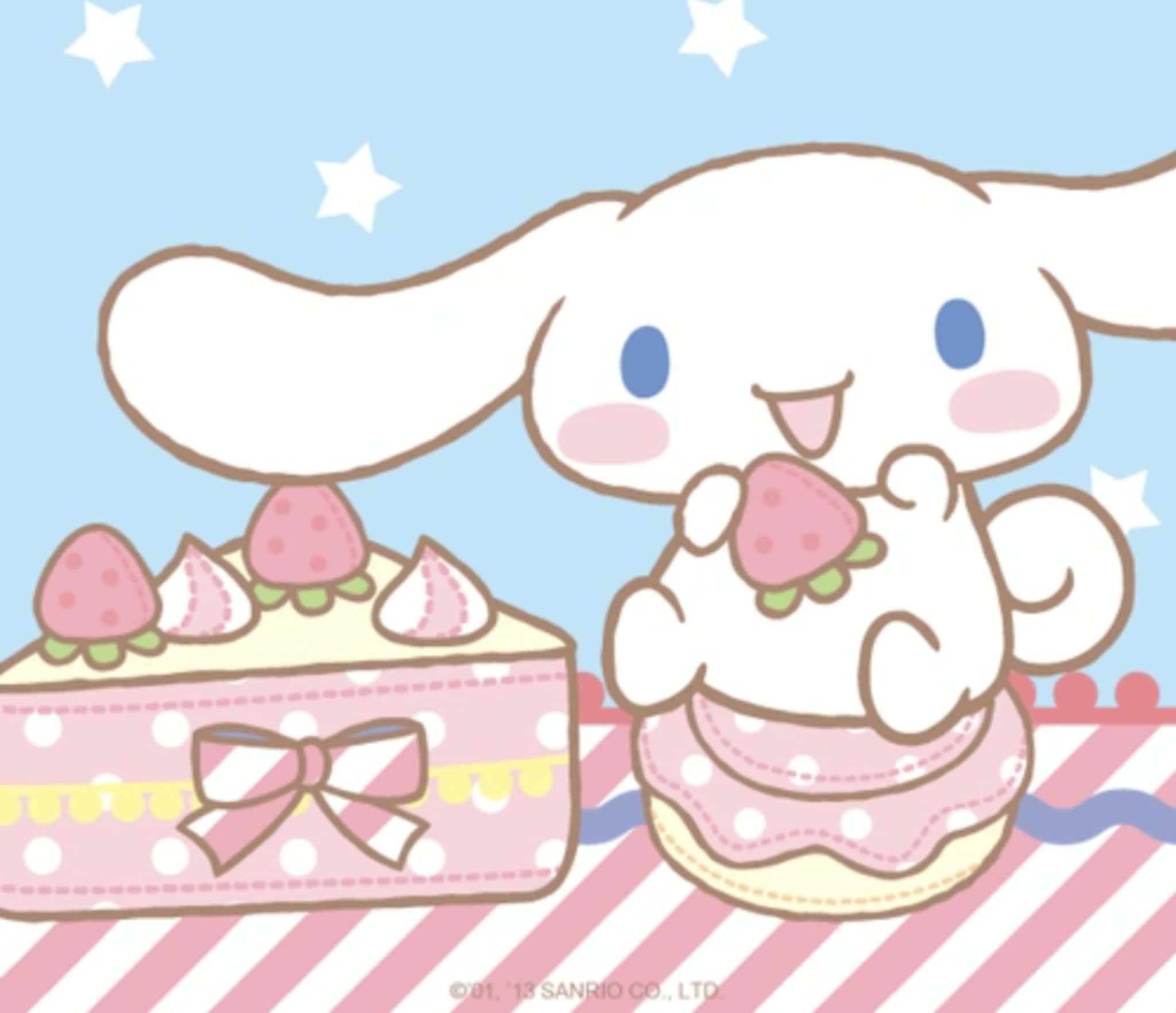 肉桂捲 桌布 壁紙 — Cinnamoroll 在星空下開心地拿著一個草莓杯子蛋糕，旁邊有一個裝飾過的蛋糕。