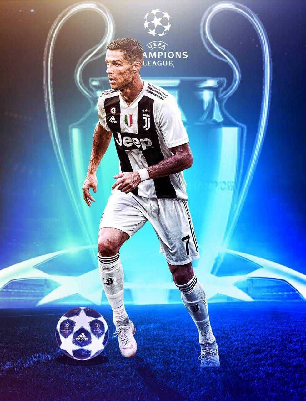 Ronaldo 桌布 壁紙 — Cristiano Ronaldo 身穿尤文圖斯球衣，在閃耀的獎盃背景下盤球。