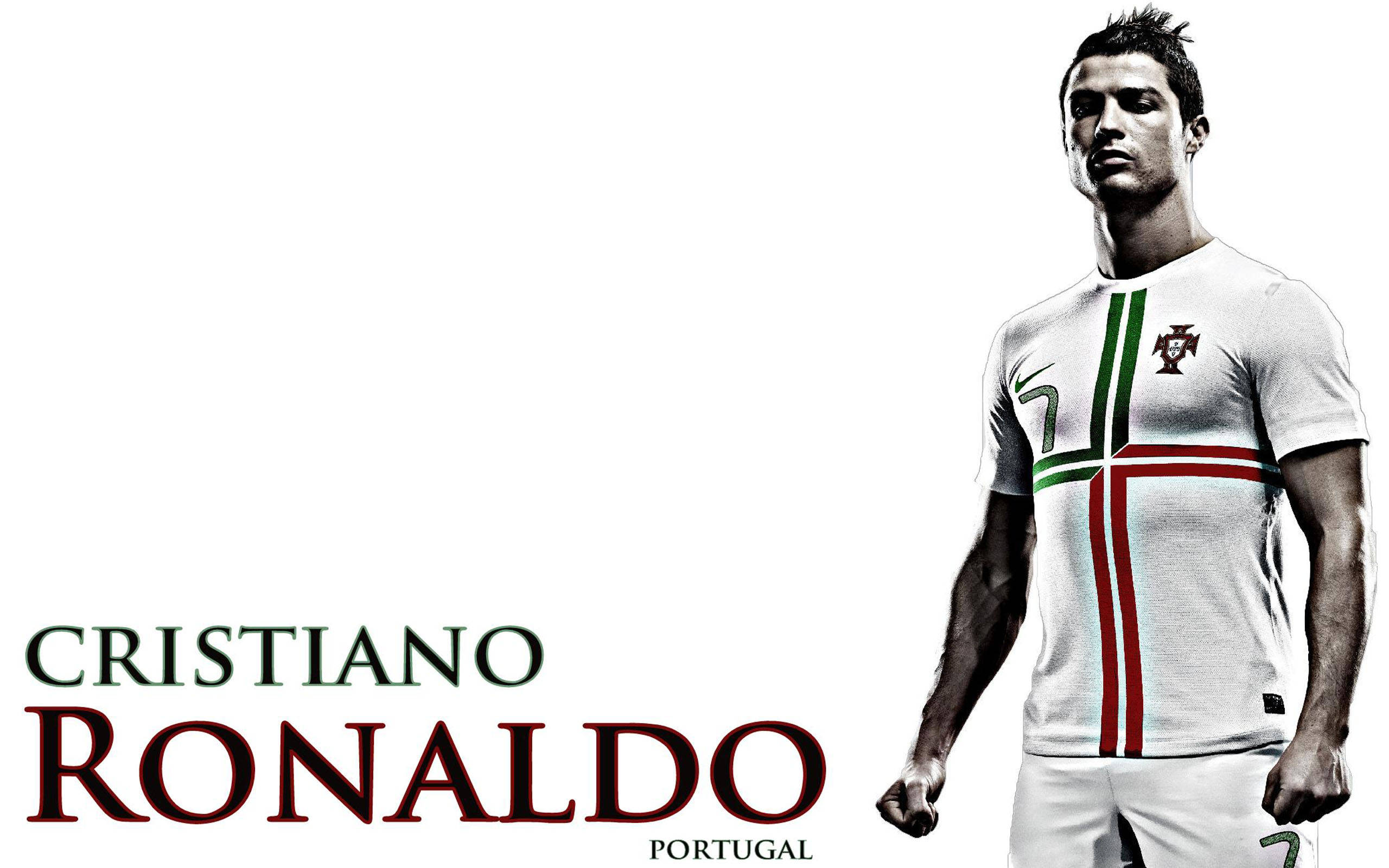 Cr7 桌布 壁紙 — Cristiano Ronaldo 身穿葡萄牙國家隊球衣，自信地站在純白背景前，下方有粗體文字。
