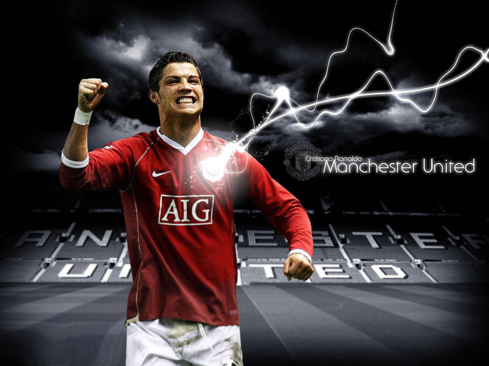 Cristiano Ronaldo 身穿紅色曼聯球衣，以閃電效果慶祝。 — 克里斯蒂亞諾·羅納度 曼聯 壁紙