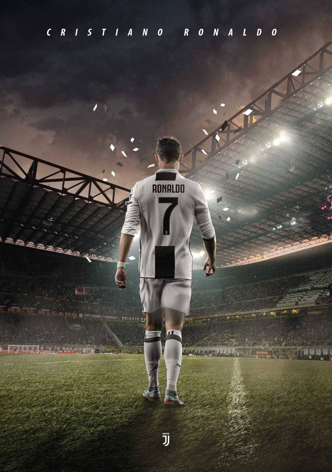 Cr7 Cool 桌布 壁紙 — C羅獨自走在被雨水打濕的球場上，在戲劇性的夜燈下，周圍有五彩紙屑飄落。