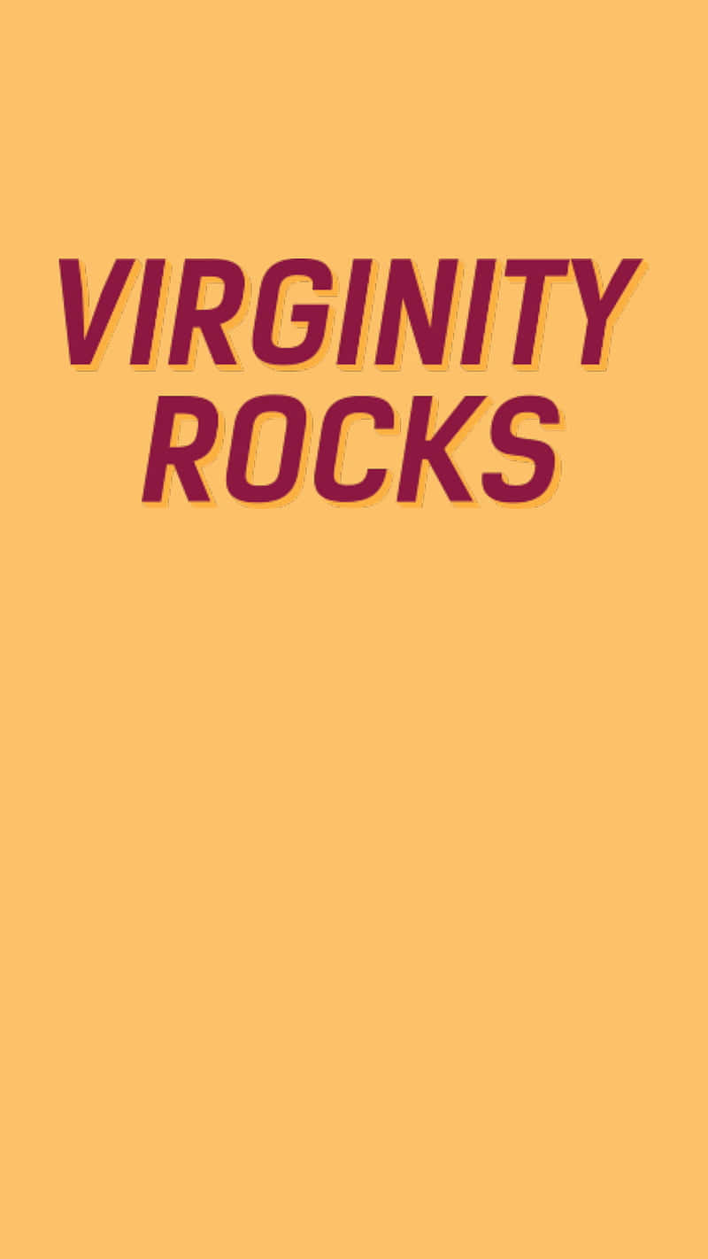  壁紙 — 大膽的栗色文字 VIRGINITY ROCKS 在純色溫暖黃色背景上脫穎而出。