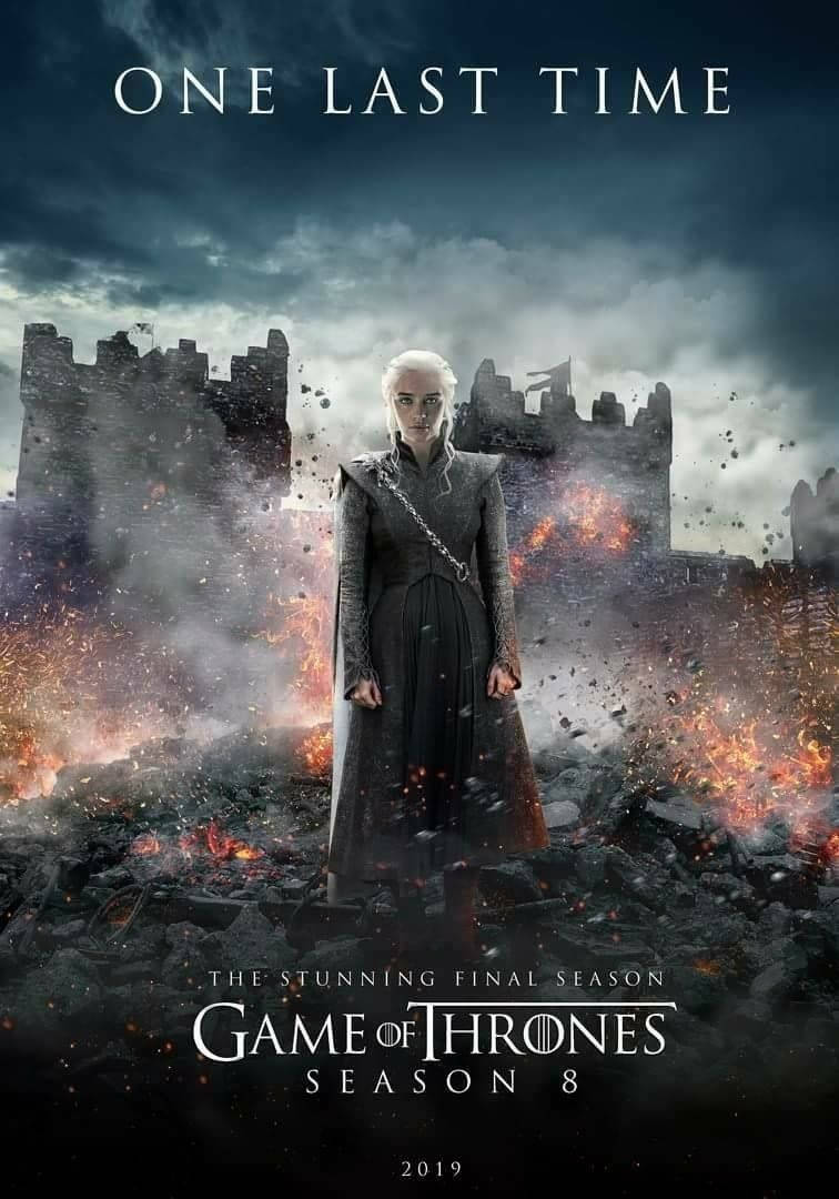 game 桌布 壁紙 — Daenerys Targaryen 站在燃燒的廢墟中，身後是 crumbling 的城堡，天空風暴密佈。