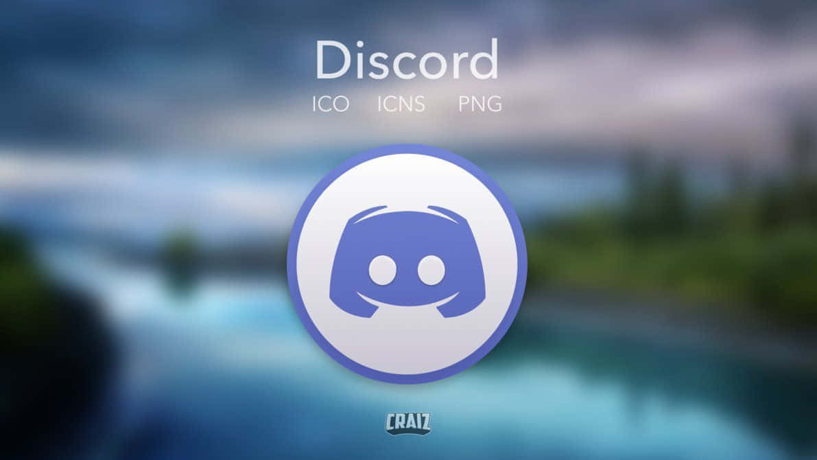Discord 桌布 壁紙 — Discord 標誌置中於模糊的自然水景上，帶有柔和的藍色和綠色色調。