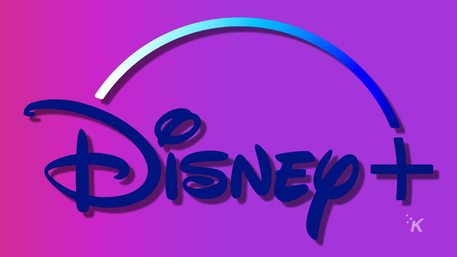 Disney Plus 桌布 壁紙 — Disney+ 標誌以粗體藍色字體呈現，背景為從粉紅到紫色的鮮豔漸變色，上方有一道彎曲的光弧。