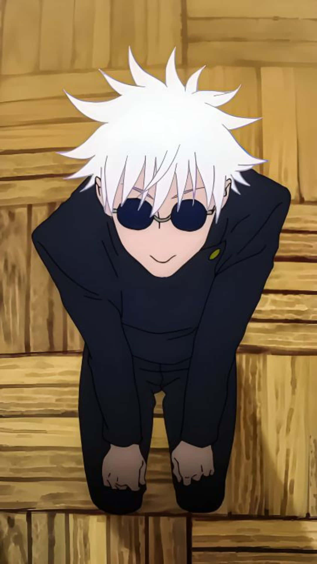  壁紙 — 動漫角色，白色豎起的頭髮，戴著深色太陽眼鏡，蹲在木板上，帶著平靜的微笑。