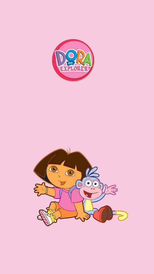 Funny Dora 桌布 壁紙 — Dora the Explorer 和 Boots 在純粉紅色背景上開心地揮手，上方有節目的標誌。