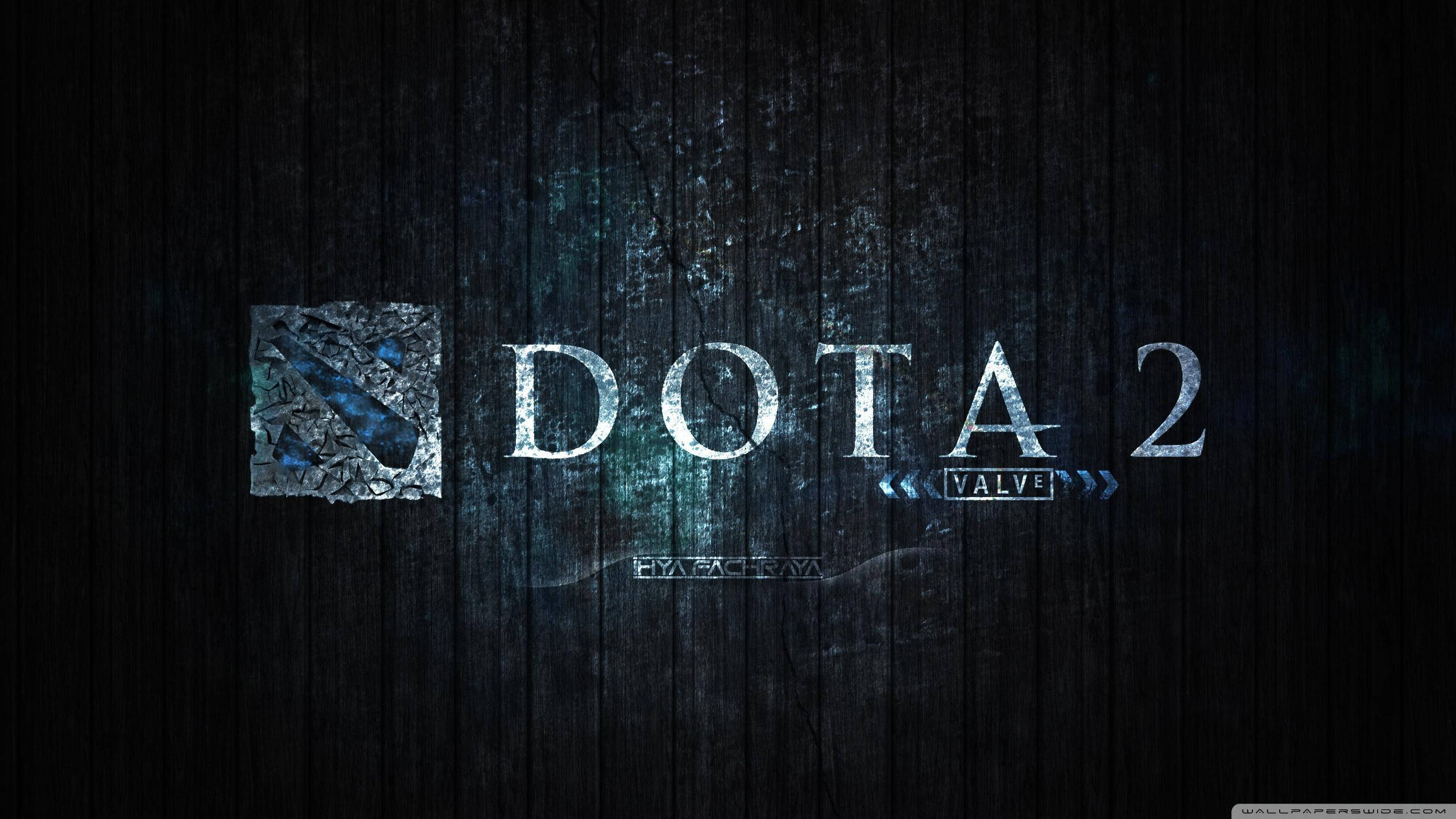 電玩遊戲 桌布 壁紙 — Dota 2 標誌在暗黑風化木背景上散發冰藍光芒。