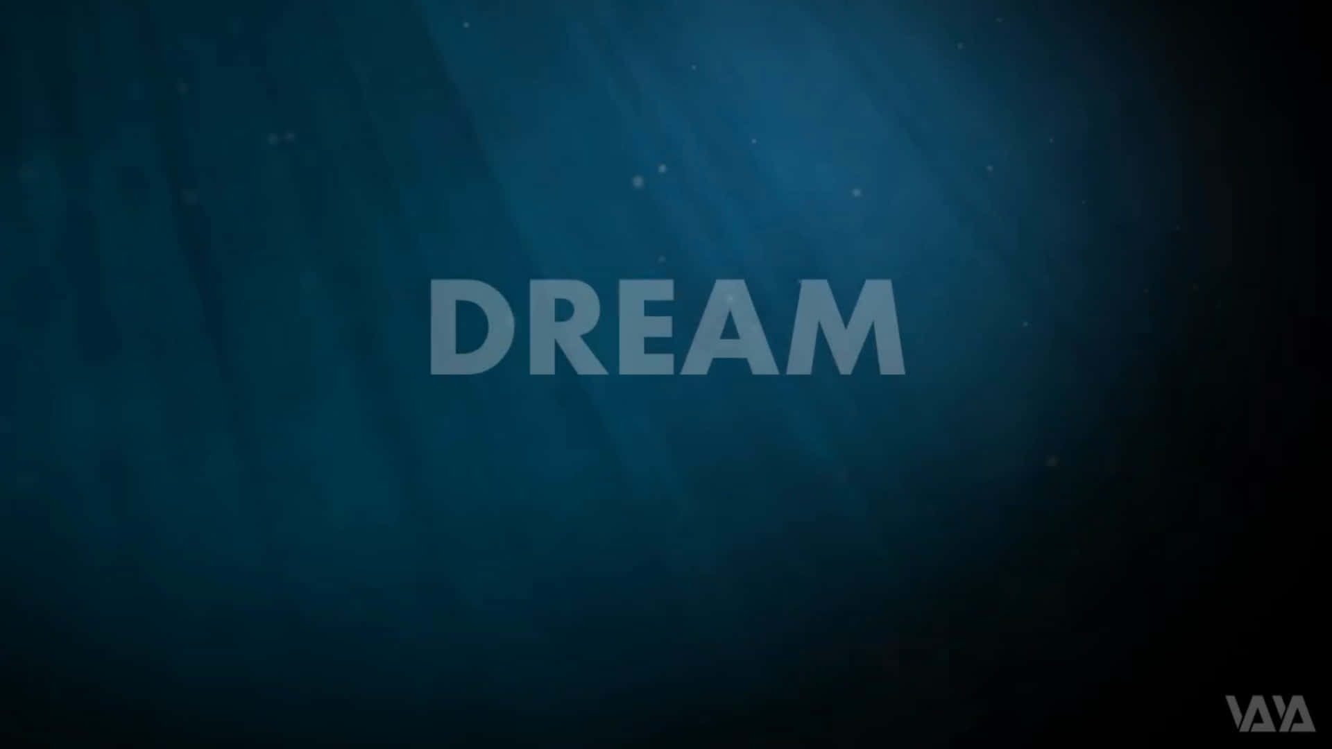 夢幻 桌布 壁紙 — 「DREAM」這個字在一個深藍色的水下場景中，帶著光線和漂浮粒子，柔和地發光。