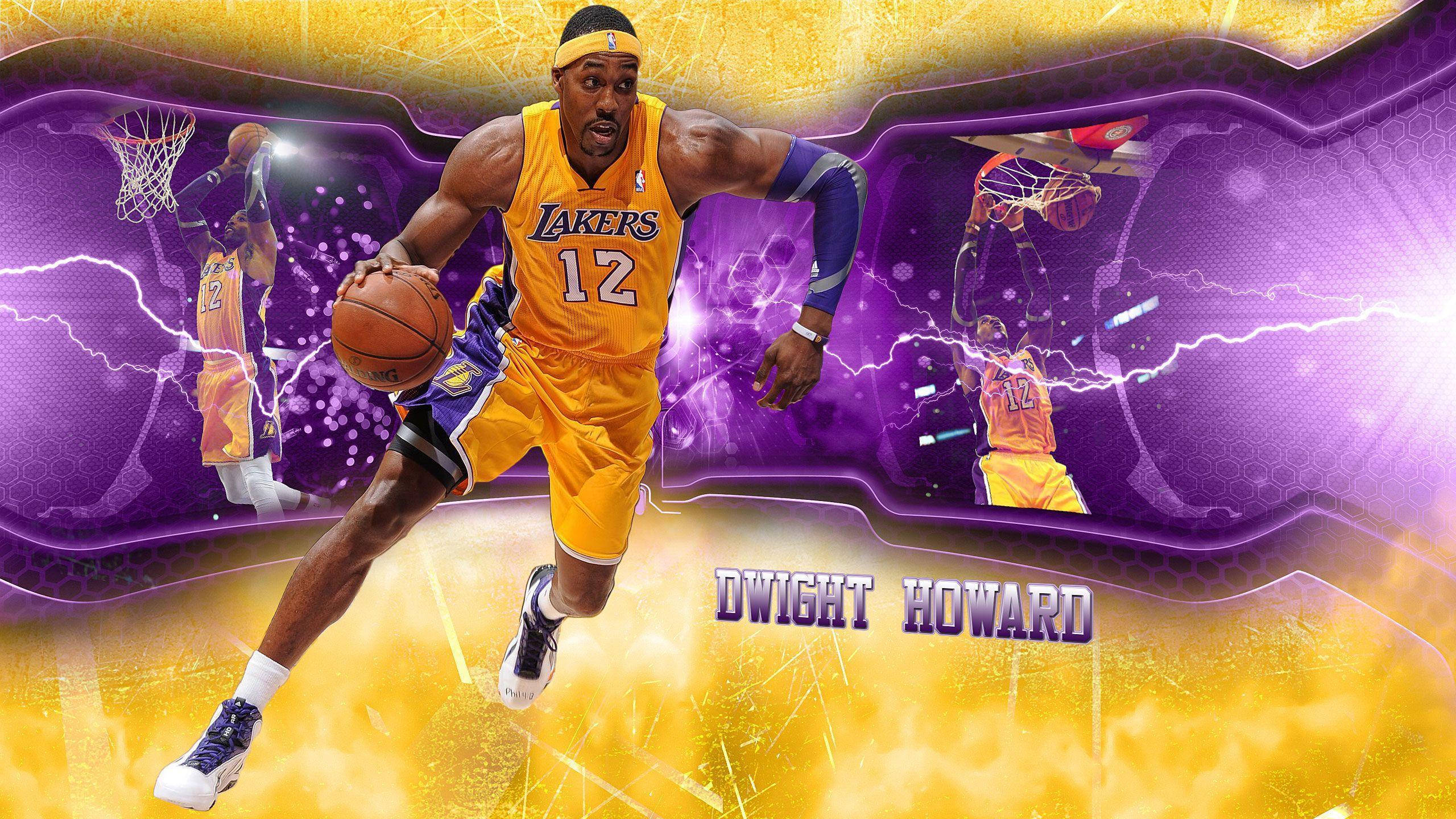 籃球 桌布 壁紙 — Dwight Howard 身穿湖人球衣運球，背後帶有電光紫和金色閃電效果。