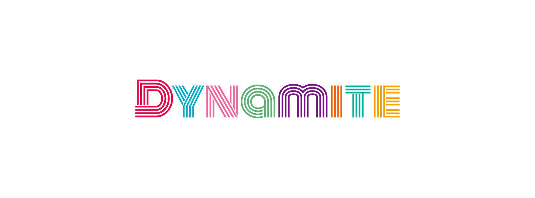 BTS 桌布 桌布 壁紙 — 「dynamite」一詞以粗體彩虹色條紋字體呈現在純白背景上。