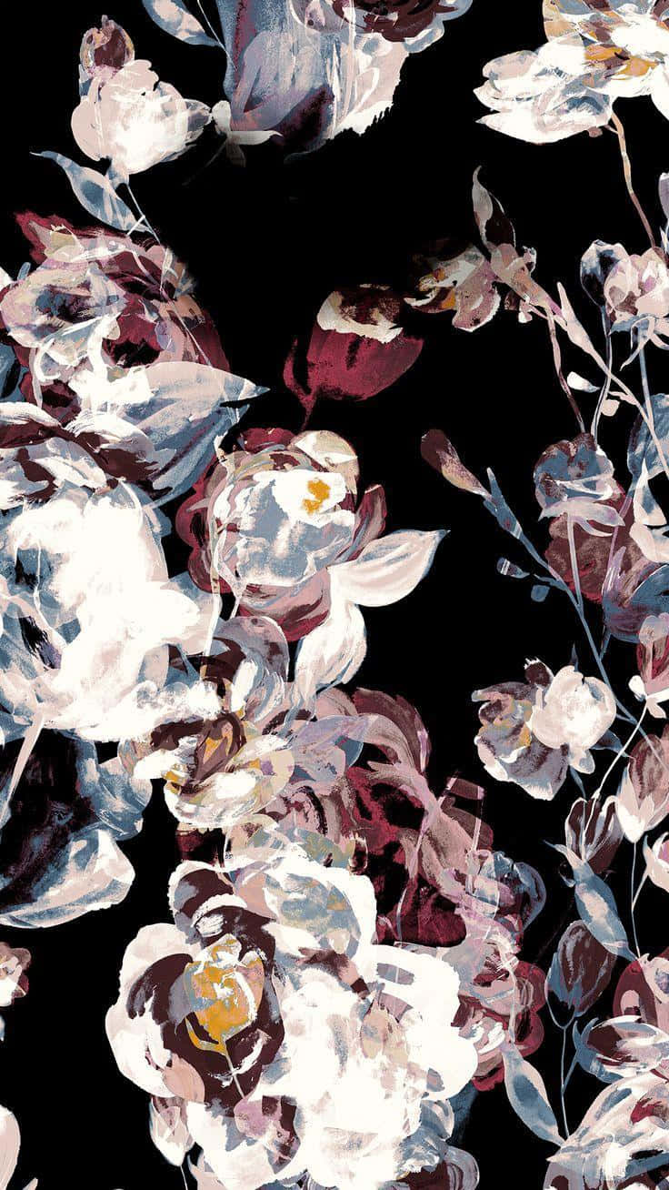  壁紙 — 優雅的抽象花卉，以白色、紫羅蘭色和酒紅色的油漆筆觸，漂浮在鮮明的黑色背景上。