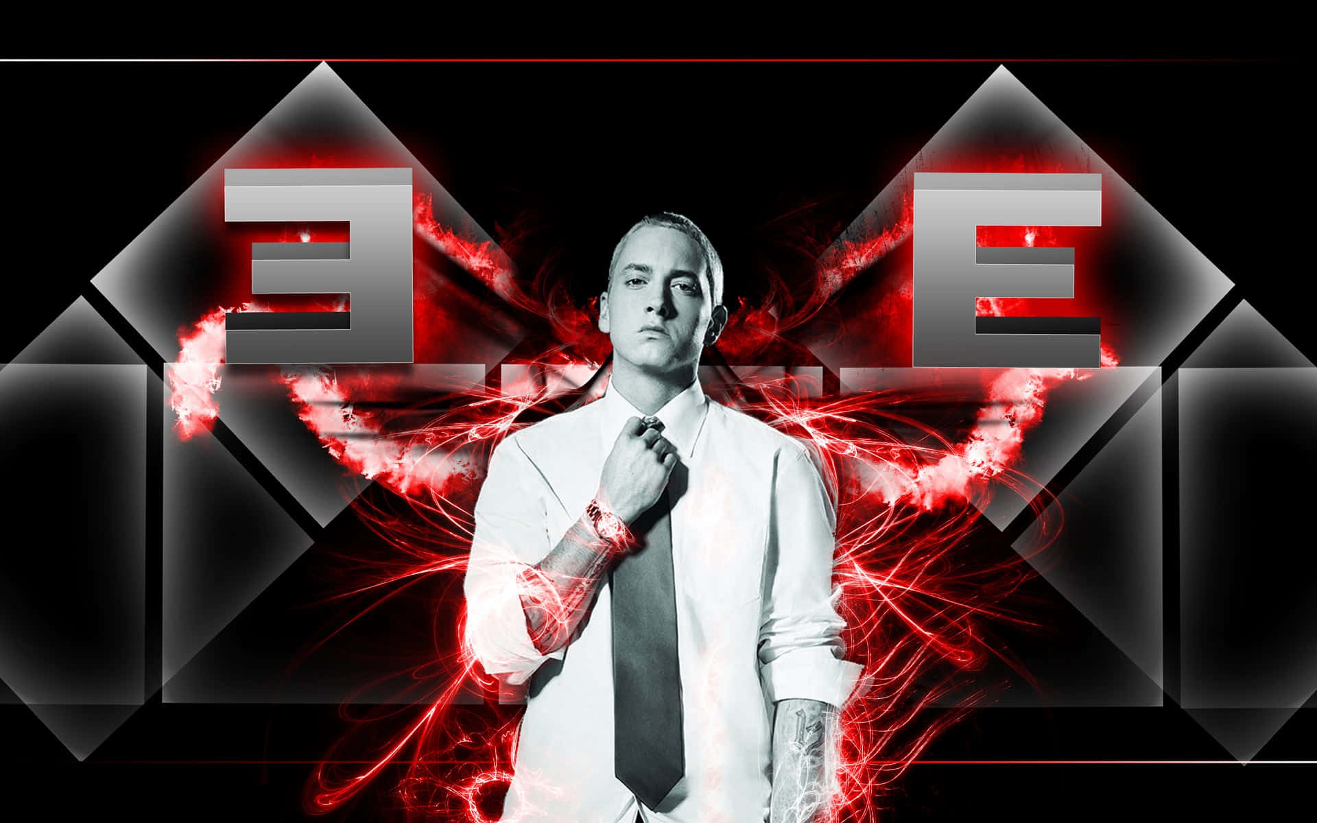 阿姆 桌布 壁紙 — Eminem 身穿白色西裝，站在黑色背景前，身後有發光的紅色能量和拼出 'E' 的大型銀色字母。