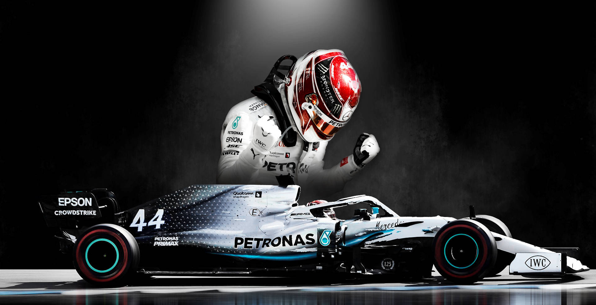 F1車手在聚光燈下在其賓士賽車上方慶祝勝利。 — F1 壁紙