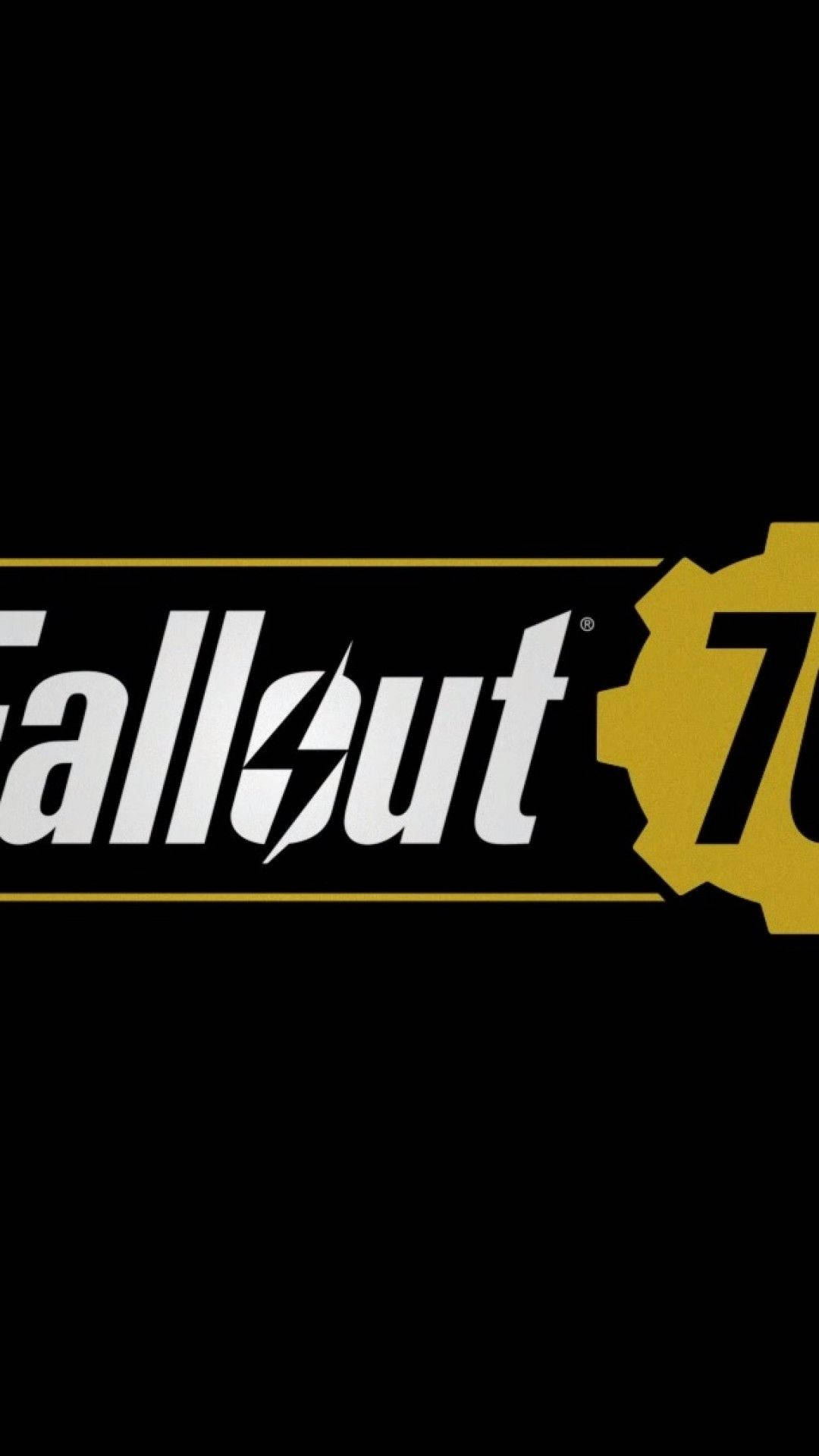 異塵餘生76 桌布 壁紙 — Fallout 76 標誌以粗體白色和金色文字居中顯示在純黑色背景上。