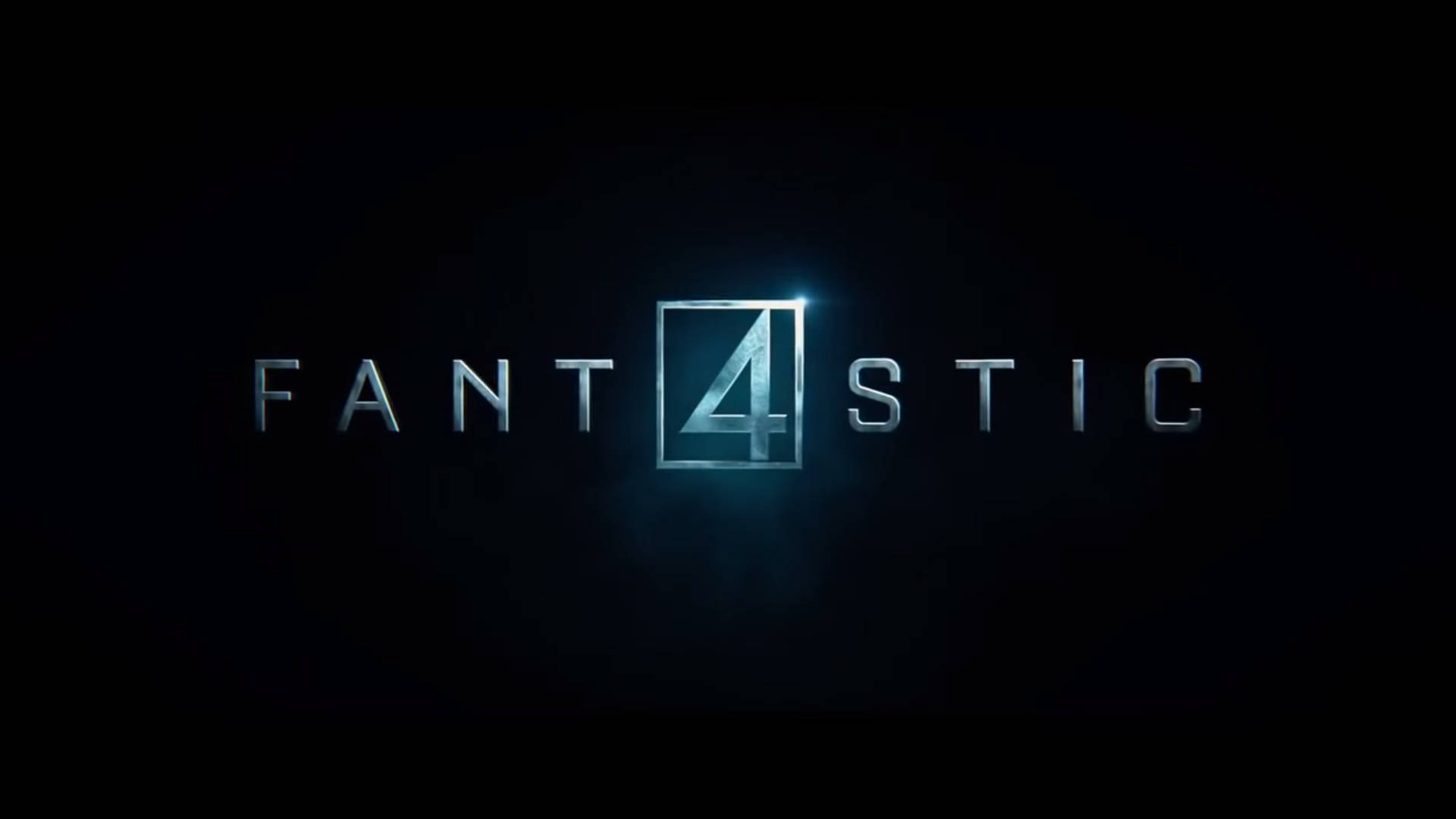 four 桌布 壁紙 — 「FANT4STIC」一詞在深色背景上發出冷藍色光芒，數字4在正方形內。