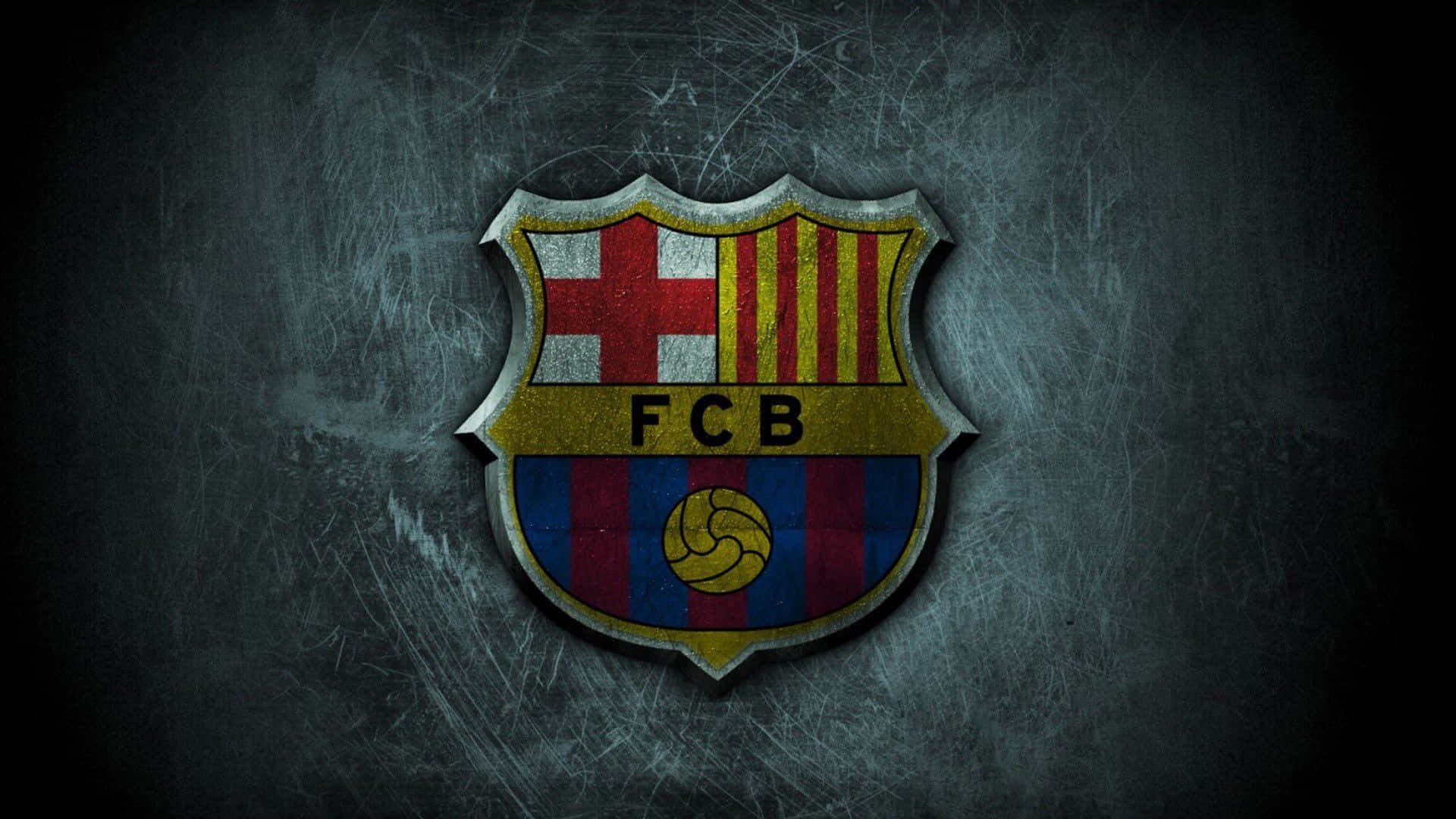 Fc Barcelona Desktop 桌布 壁紙 — FCB 足球俱樂部徽章，帶有紅、黃、藍條紋，背景為刮花的深色金屬。