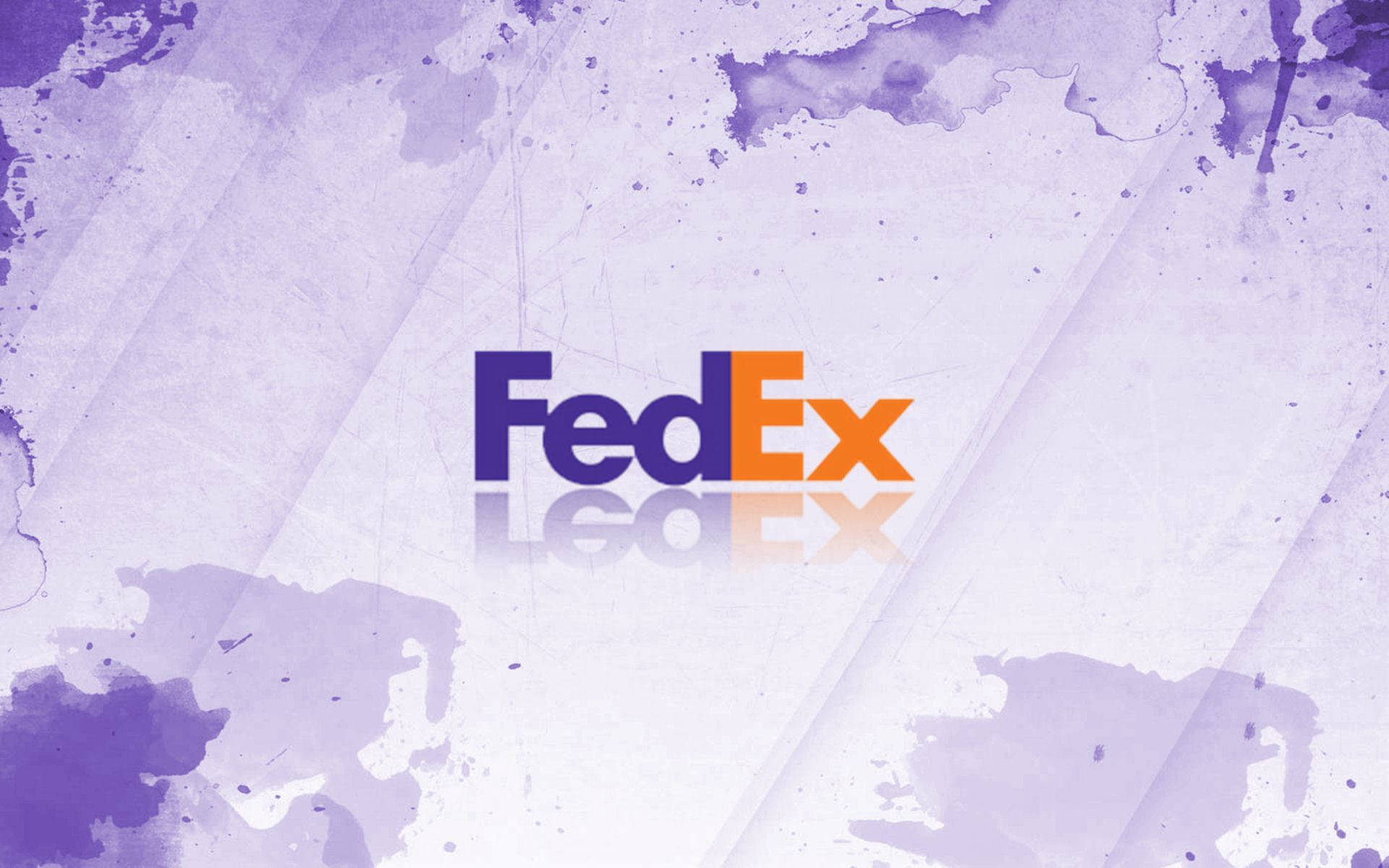 聯邦快遞 桌布 壁紙 — FedEx 標誌居中於帶紋理的紫色水彩背景上，帶有微妙的對角線條紋。