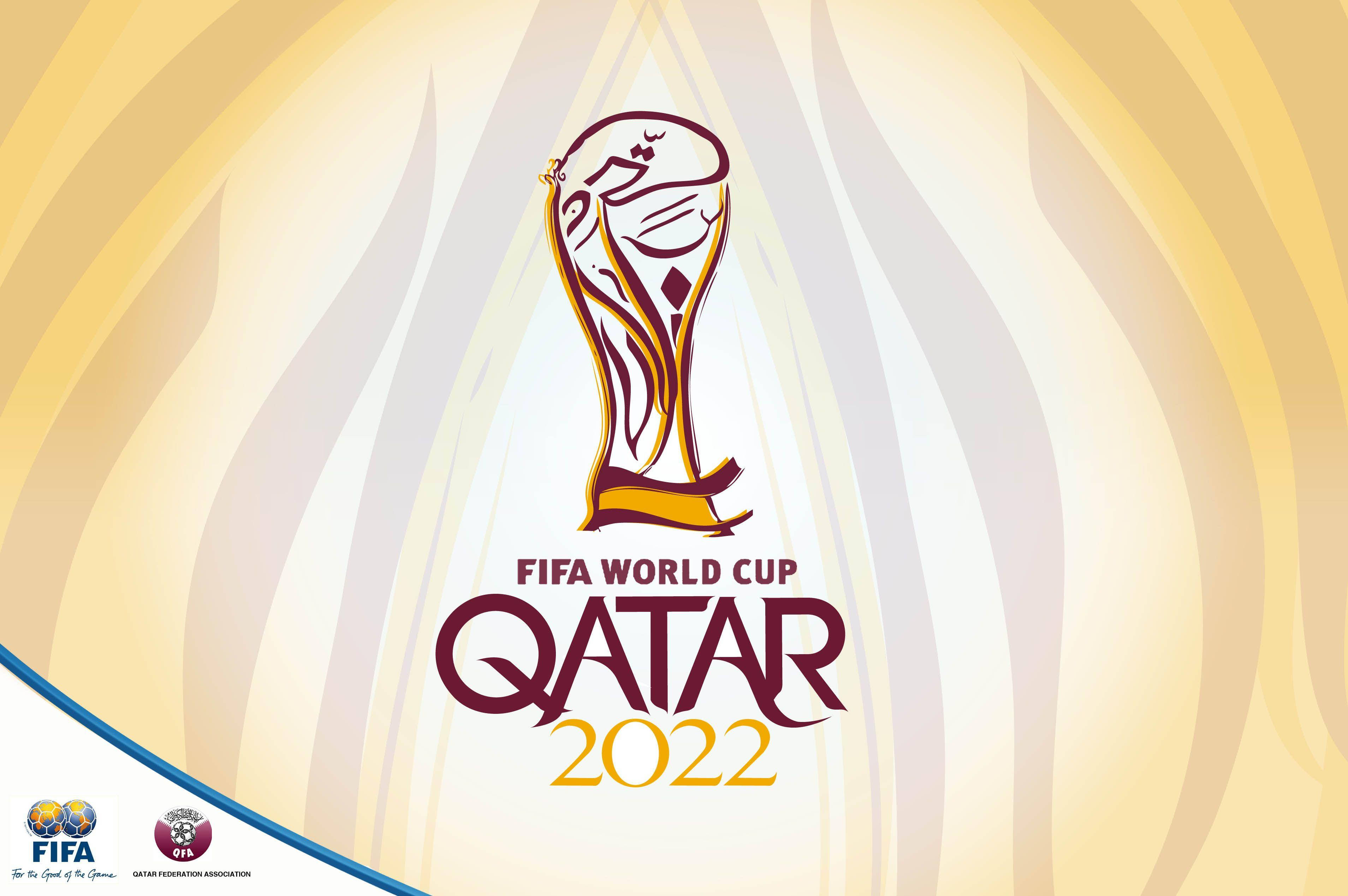 World 桌布 壁紙 — FIFA世界盃卡達2022標誌在閃爍的金色波浪背景上發光，角落有官方徽章。