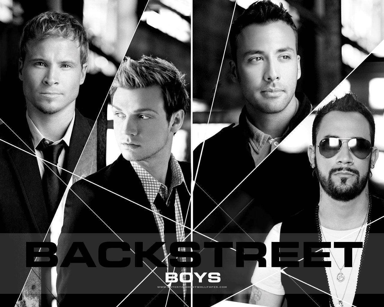 Backstreet 桌布 壁紙 — Backstreet Boys 的四位成員，黑白風格，幾何對角線和粗體文字疊加。