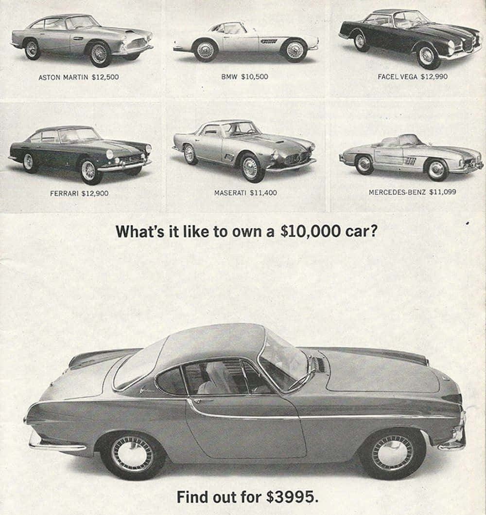 Volvo P1800 桌布 壁紙 — 復古汽車廣告展示六款豪華車型及價格，重點推介Volvo P1800售價3995美元。
