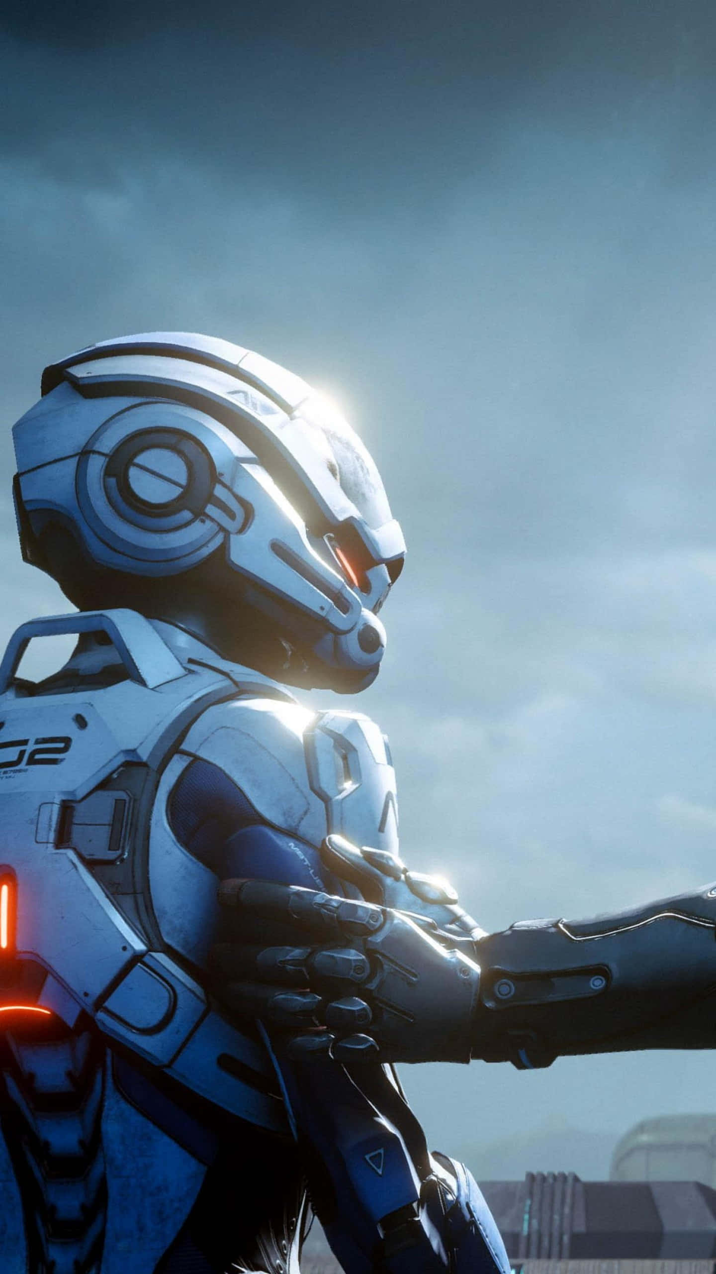 Mass Effect Multiplayer 桌布 壁紙 — 一名身穿白色和藍色裝甲的未來裝甲士兵，戴著手套的手伸向帶有紅色光芒的雲天。