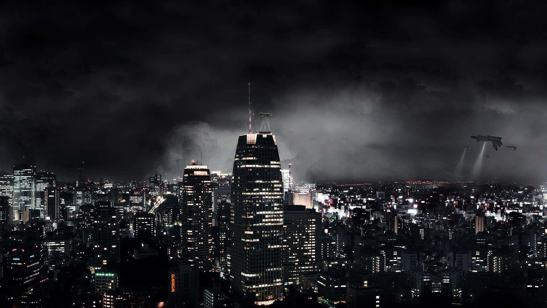 壁紙 — 未來主義的夜景城市景觀，高聳的摩天大樓在暴風雨的天空下被照亮，頭頂有飛行車輛。