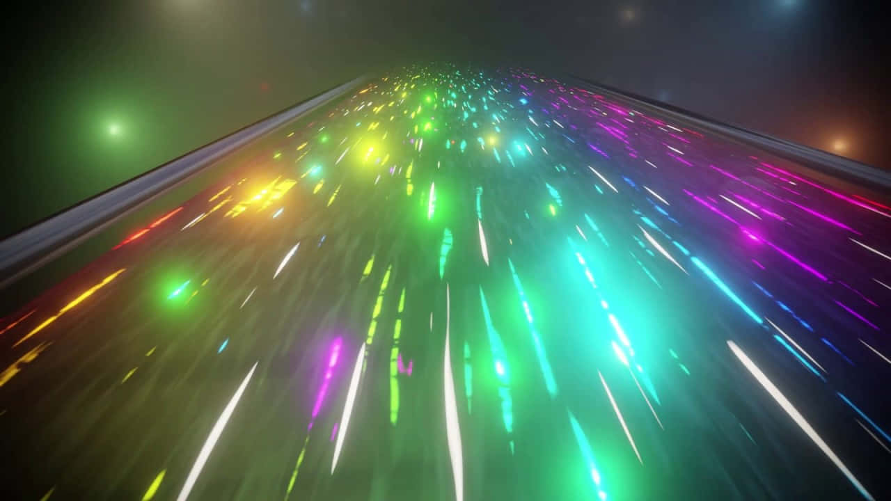  壁紙 — 一條高速數位公路，在黑暗隧道天花板上閃爍著綠色、紫色和黃色的霓虹燈光。