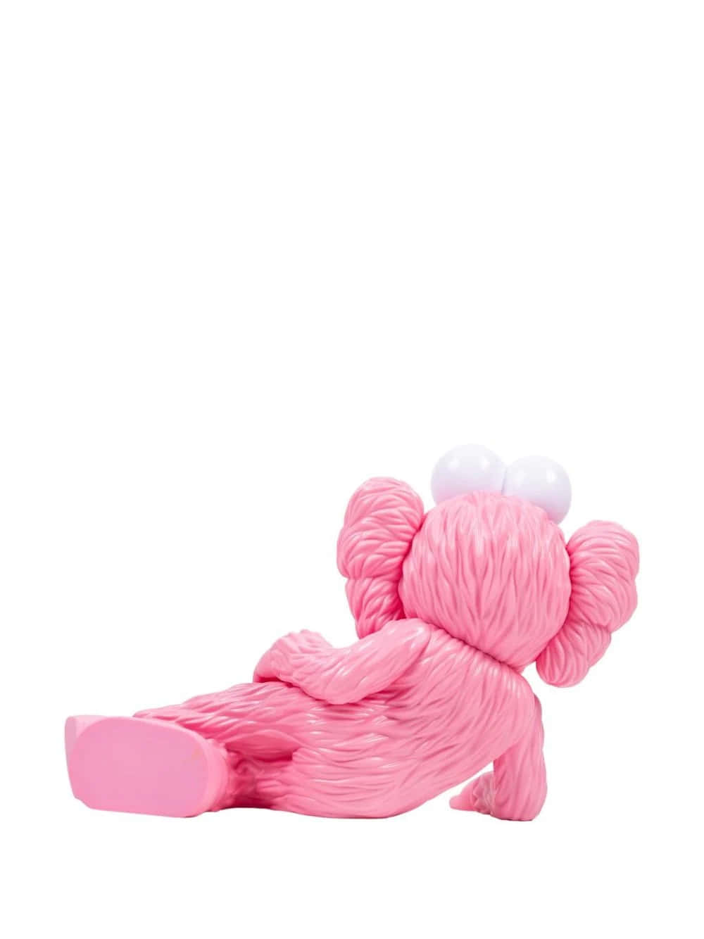  壁紙 — 一個粉紅色KAWS Companion公仔蜷縮在質感類似紗線的材料中，背景是純白色。