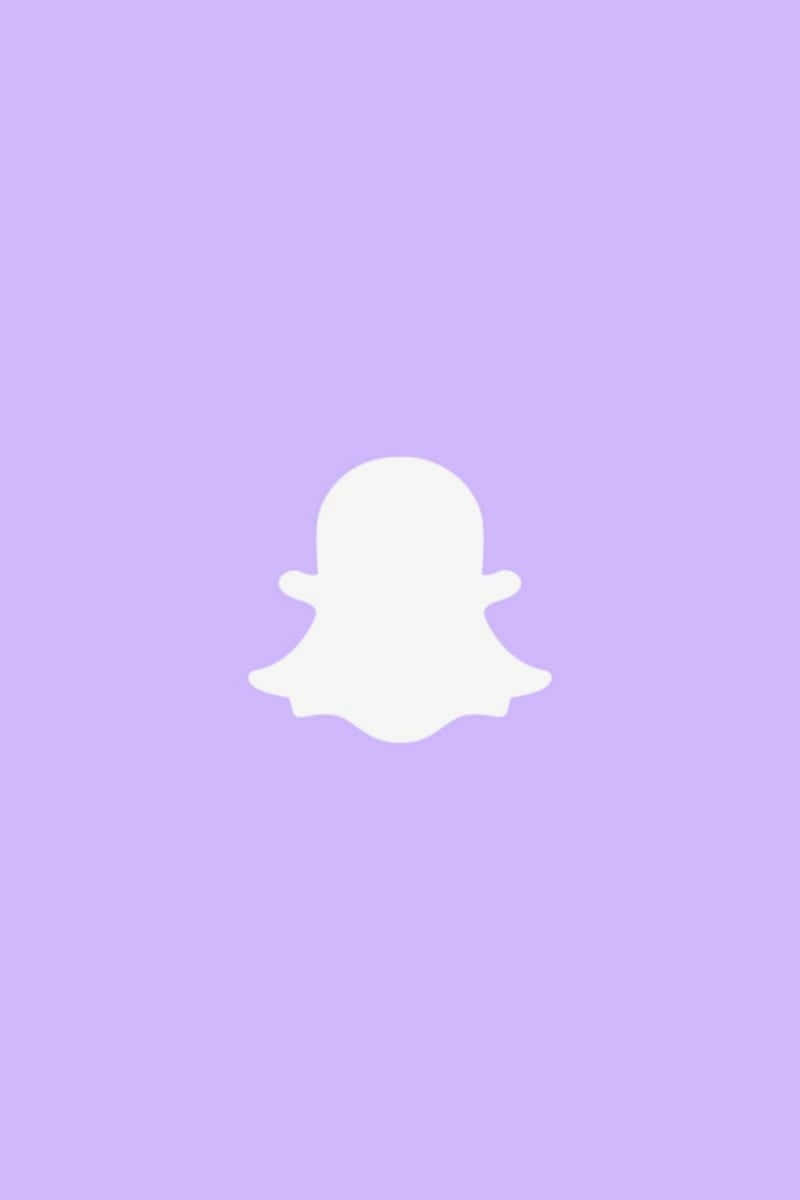  壁紙 — 一個極簡的白色Snapchat鬼魂標誌，居中在純薰衣草色背景上。