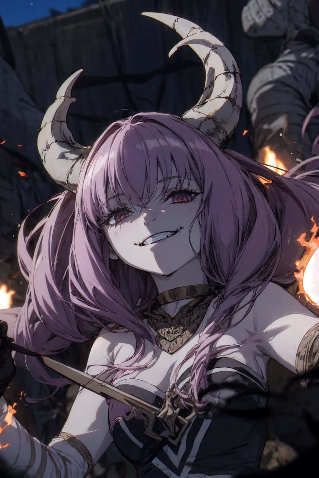  壁紙 — 一個擁有紫色頭髮和角的惡魔動漫女孩在黑暗的戰鬥場景中，在熾熱的火花中揮舞著劍。