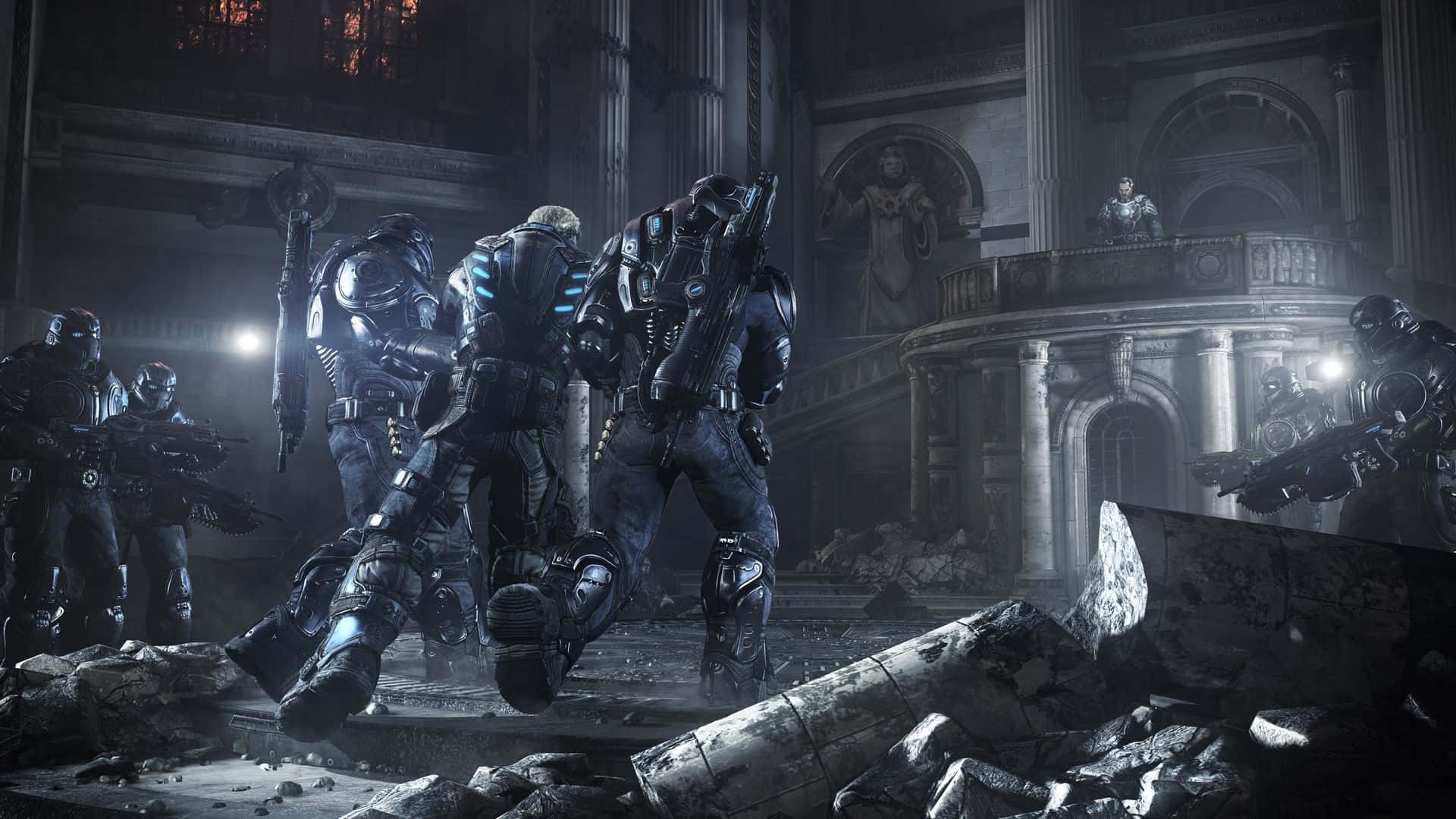 電玩遊戲 桌布 壁紙 — Gears of War 重甲士兵穿過破碎的大教堂，手持發光武器，周圍滿是瓦礫。