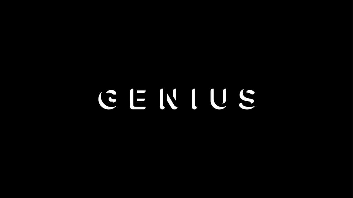 Dark Genius 桌布 壁紙 — 「genius」這個詞以粗體白色字母居中顯示在純黑色背景上。