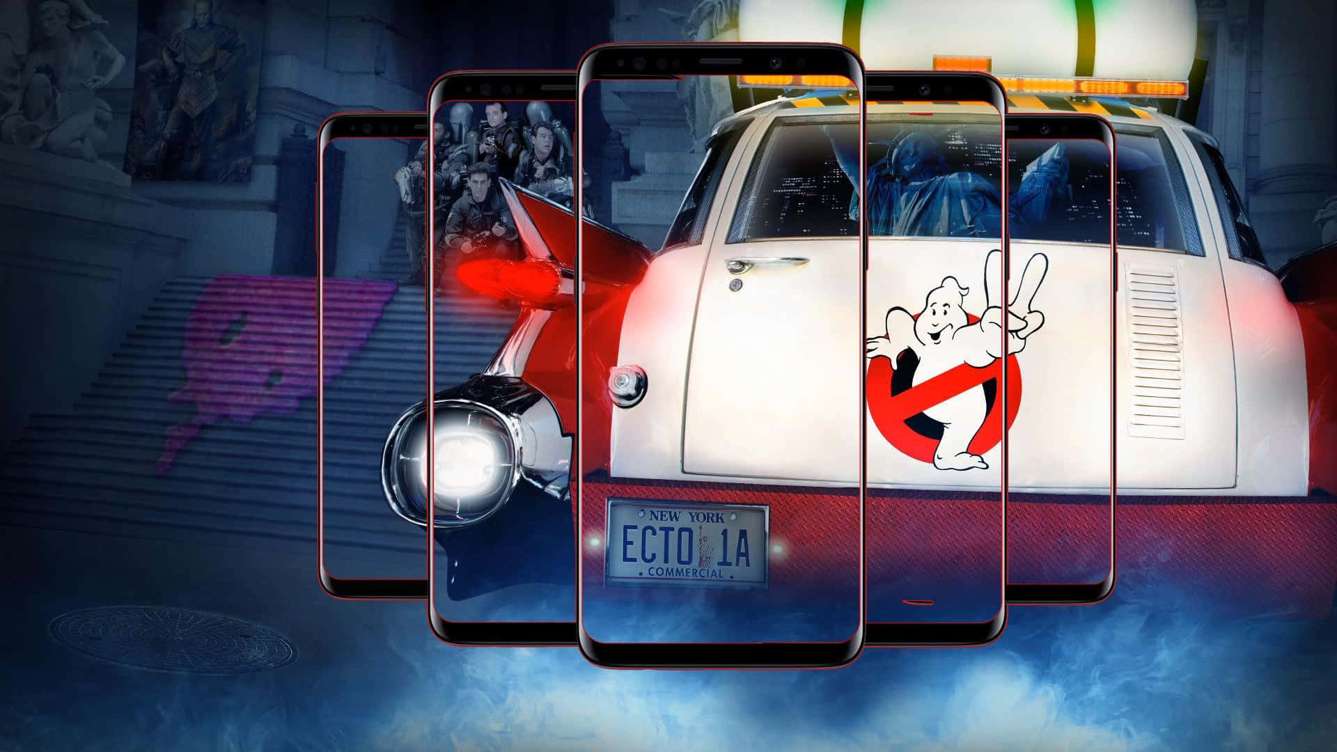 魔鬼剋星 桌布 壁紙 — Ghostbusters Ecto 1A 貨車在黑暗的城市背景下，透過一排智慧型手機螢幕發出紅光。