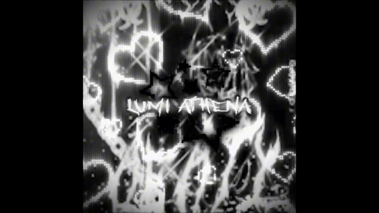  壁紙 — 圍繞文字 LUMI ATHENA 的像素化心形和星星的故障黑白數位藝術。