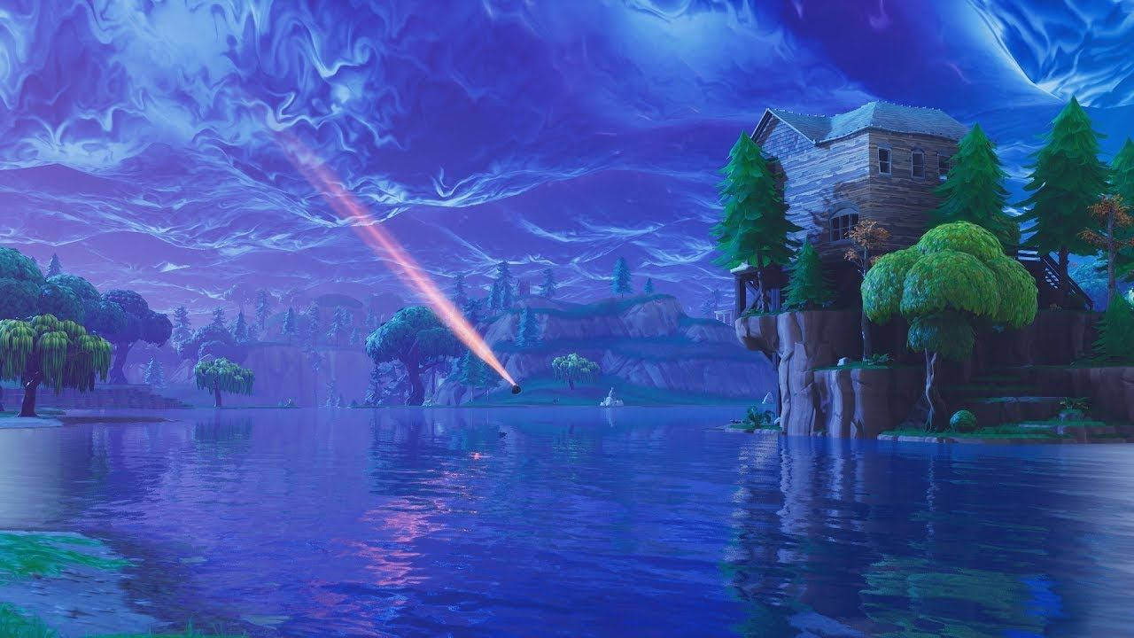 一道發光的光束從湖泊射向紫色天空，照耀著森林中的小屋。 — Fortnite 壁紙
