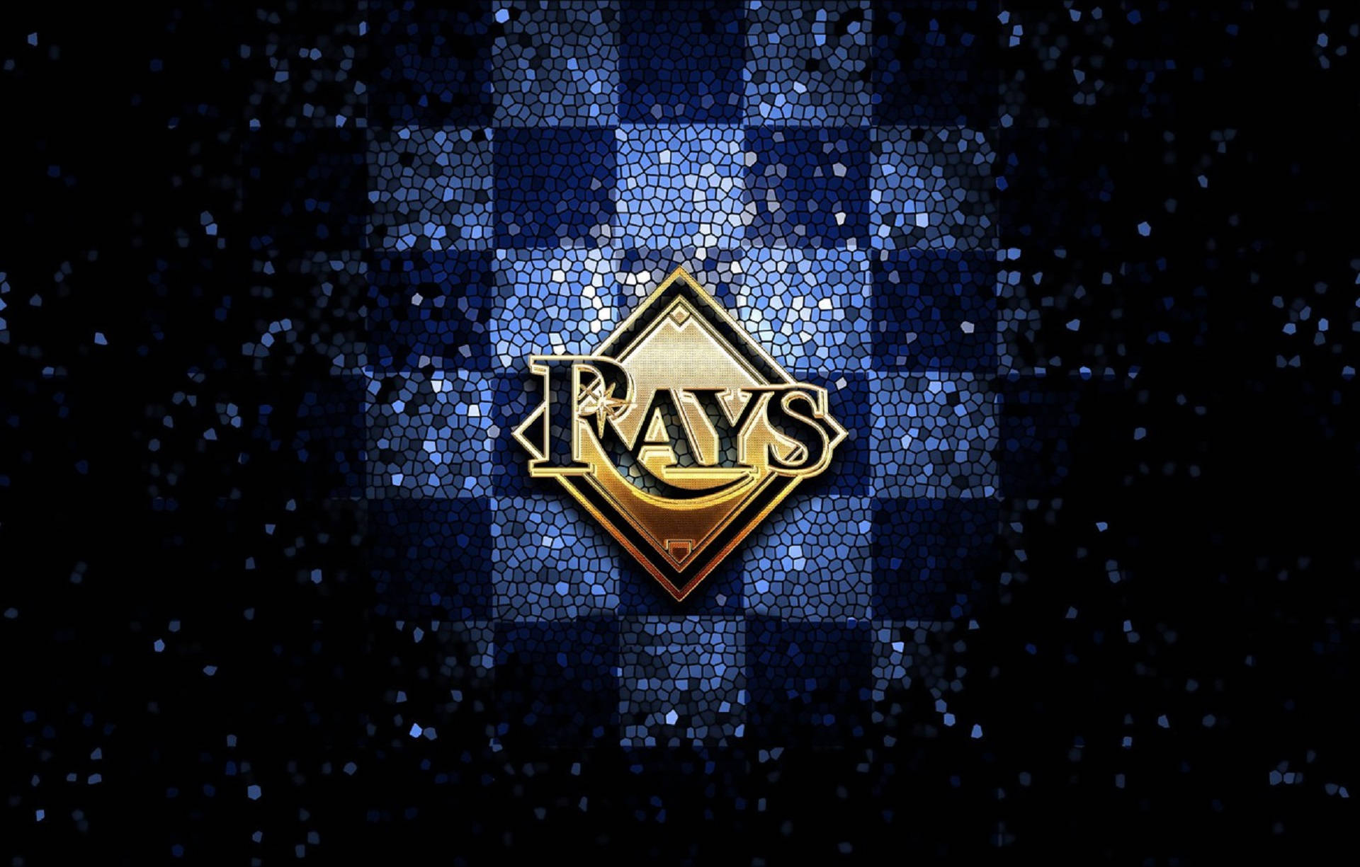 Rays 桌布 壁紙 — Golden Rays 標誌在藍色馬賽克背景上閃耀，帶有閃爍的粒子，背景為深色。