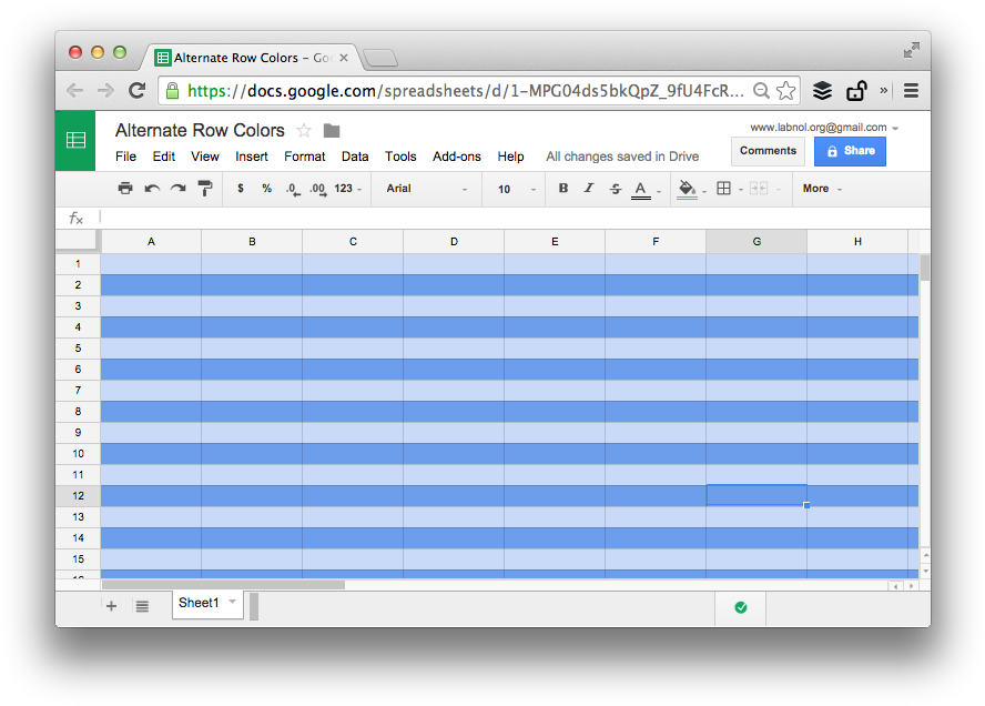 Google Sheets 桌布 壁紙 — Google Sheets 視窗顯示一個在深色背景上帶有交替藍色行顏色的試算表。