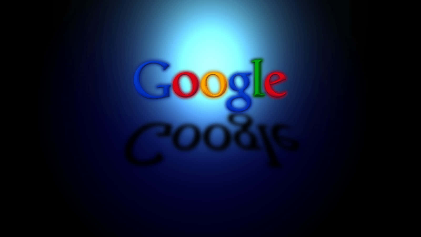 google 桌布 壁紙 — Google 標誌在深色背景上發出明亮的藍光，帶有微弱的陰影反射。