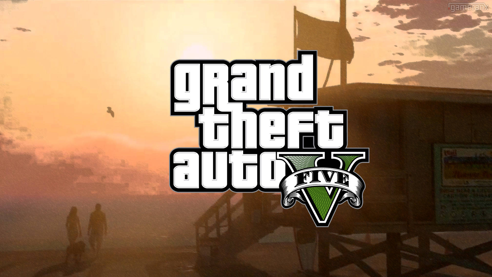 v 桌布 壁紙 — Grand Theft Auto V 標誌主導了朦朧的日落場景，帶有剪影人物和木製碼頭結構。